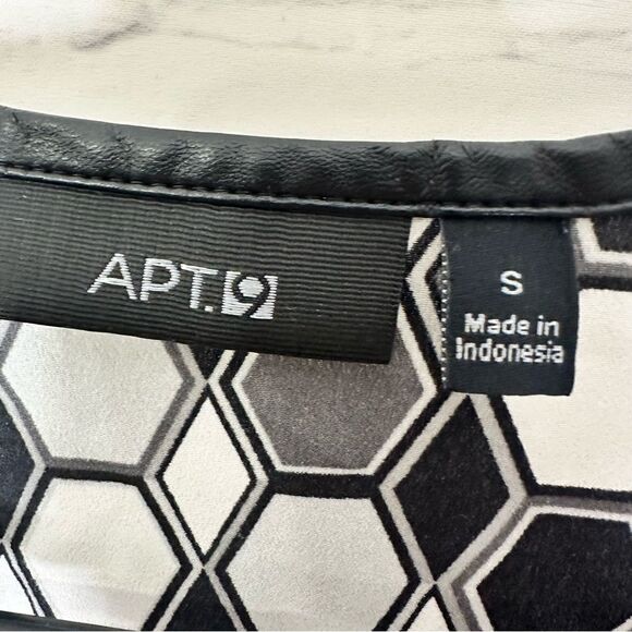 Apt 9 small black, gray and white top - Picture 4 of 6
